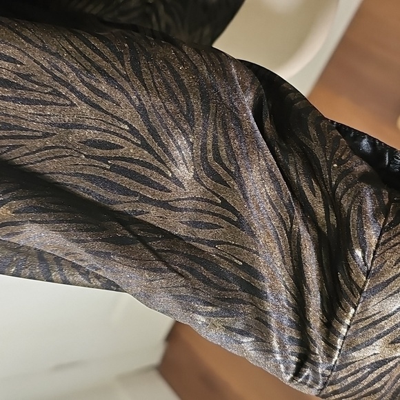 Metallic Black and Gold Reversable‎ Bolmer Jacket. One Size. - Picture 4 of 10